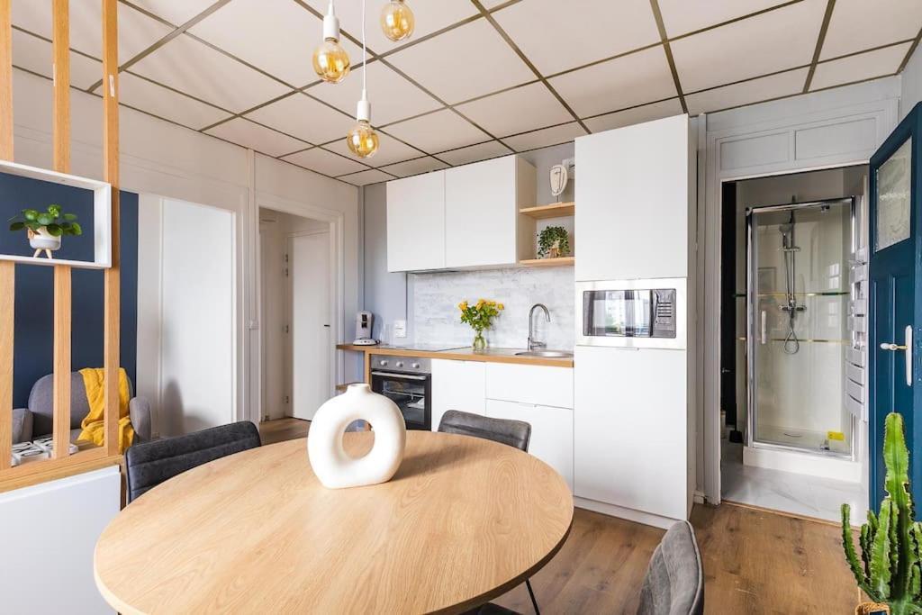 Appartement Cozy En Face De La Gare - Сен-Бриё Экстерьер фото